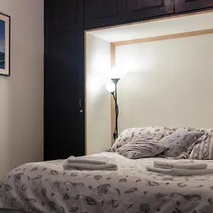 apartment-in-the-heart-of-thessalonikis-center.hotels-of-thessaloniki.com/